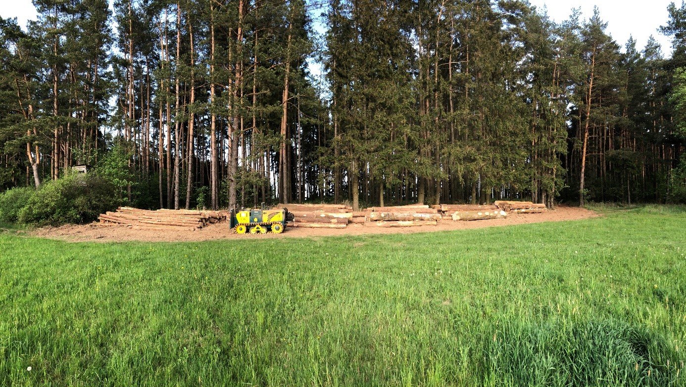 Pozvánka na předváděcí akci Lesní pásový stroj CTL 250 FR Pozvánka na předváděcí akci Lesní pásový stroj CTL 250 FR